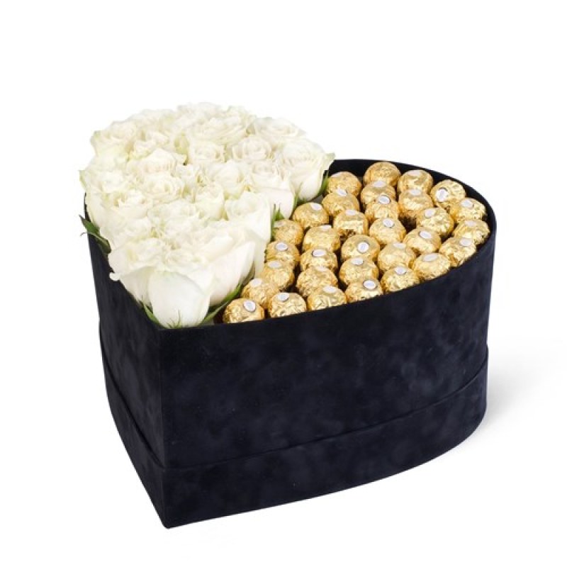 Beyaz Gül ve Ferrero Kalp Kutu