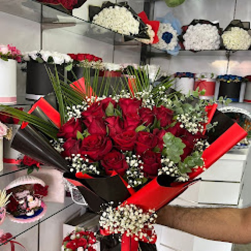 Zarif Kırmızı Gül Buketi